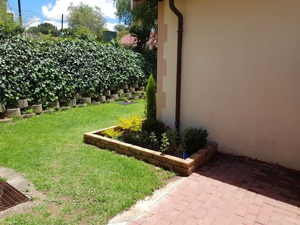 3 Bed House in Meredale photo number 24