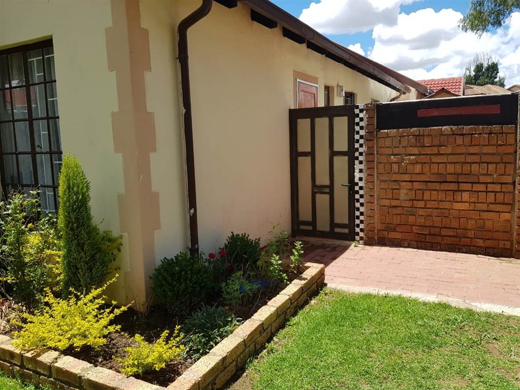 3 Bed House in Meredale photo number 23