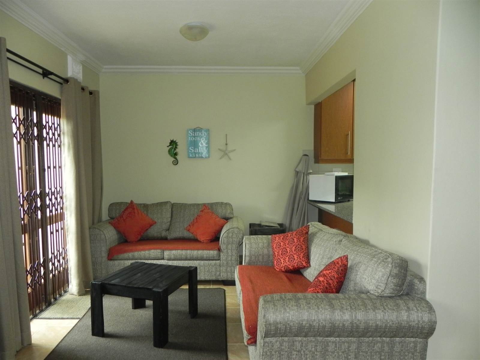 2 Bed Flat in Shelly Beach photo number 5