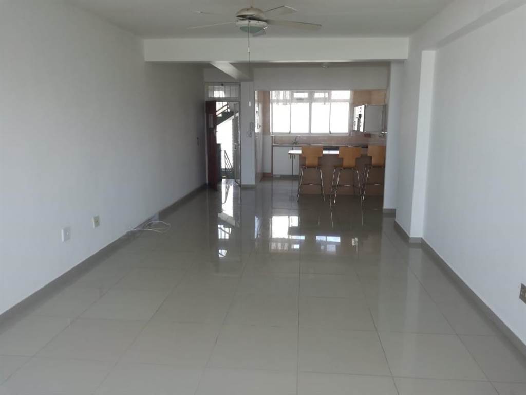 2 Bed Apartment in Beachfront photo number 5