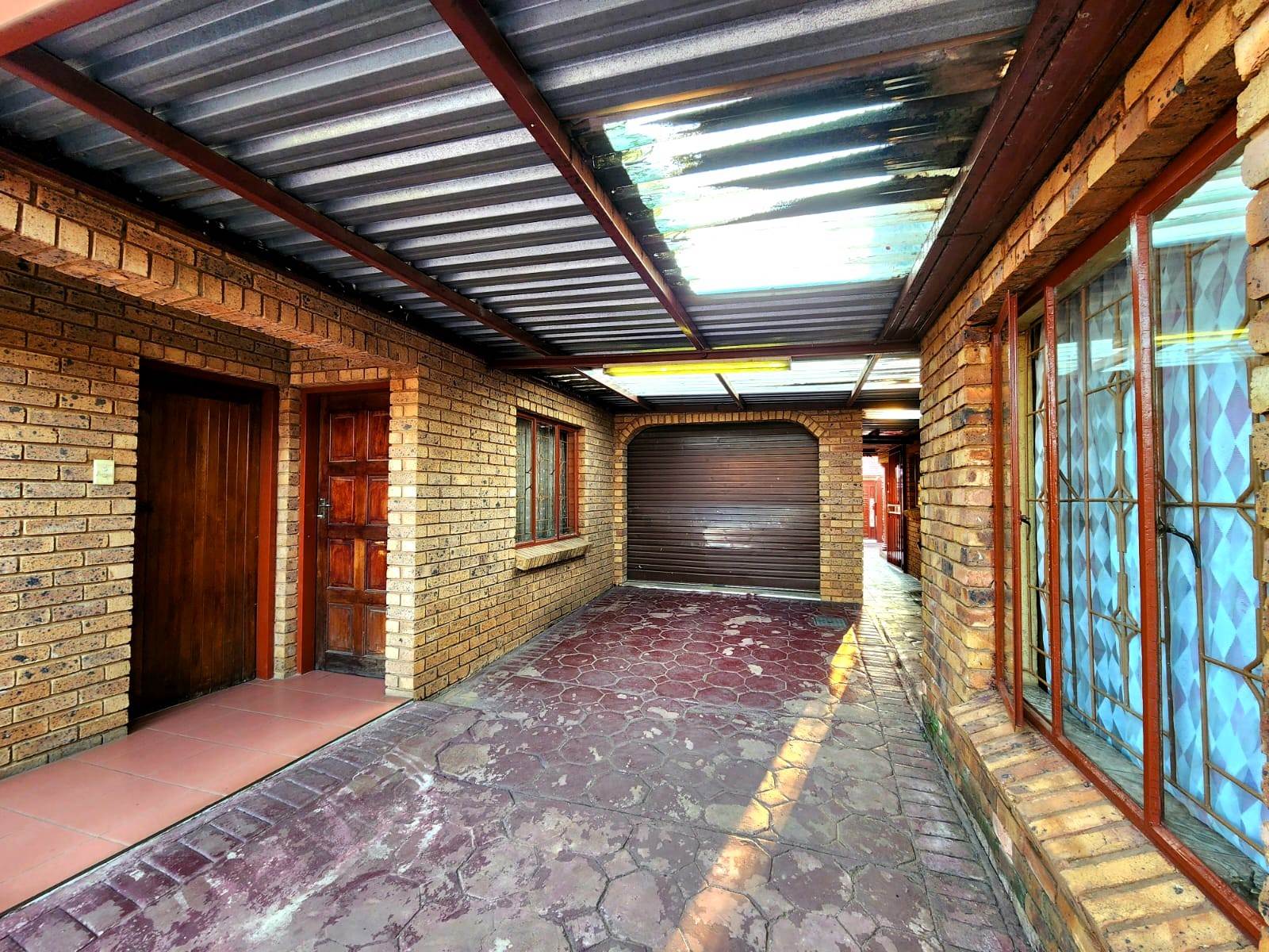 4 Bed House in Mamelodi East photo number 25