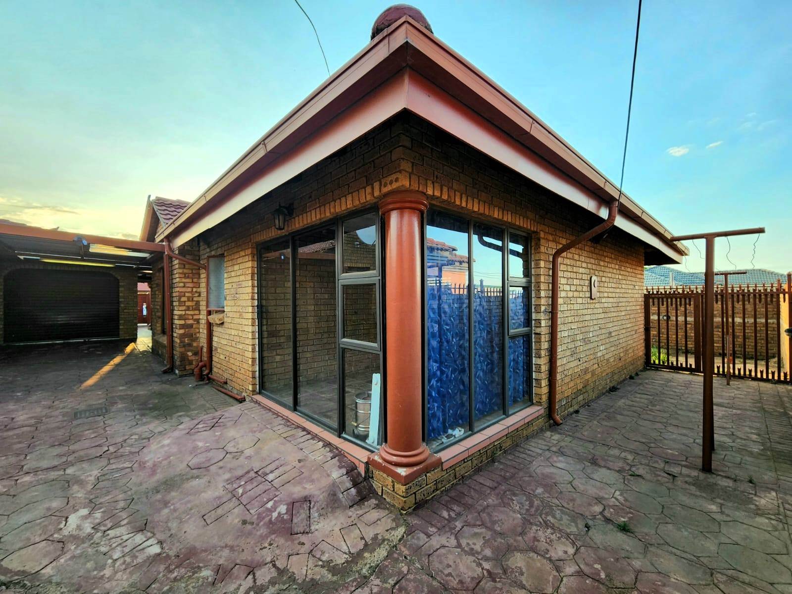 4 Bed House in Mamelodi East photo number 28
