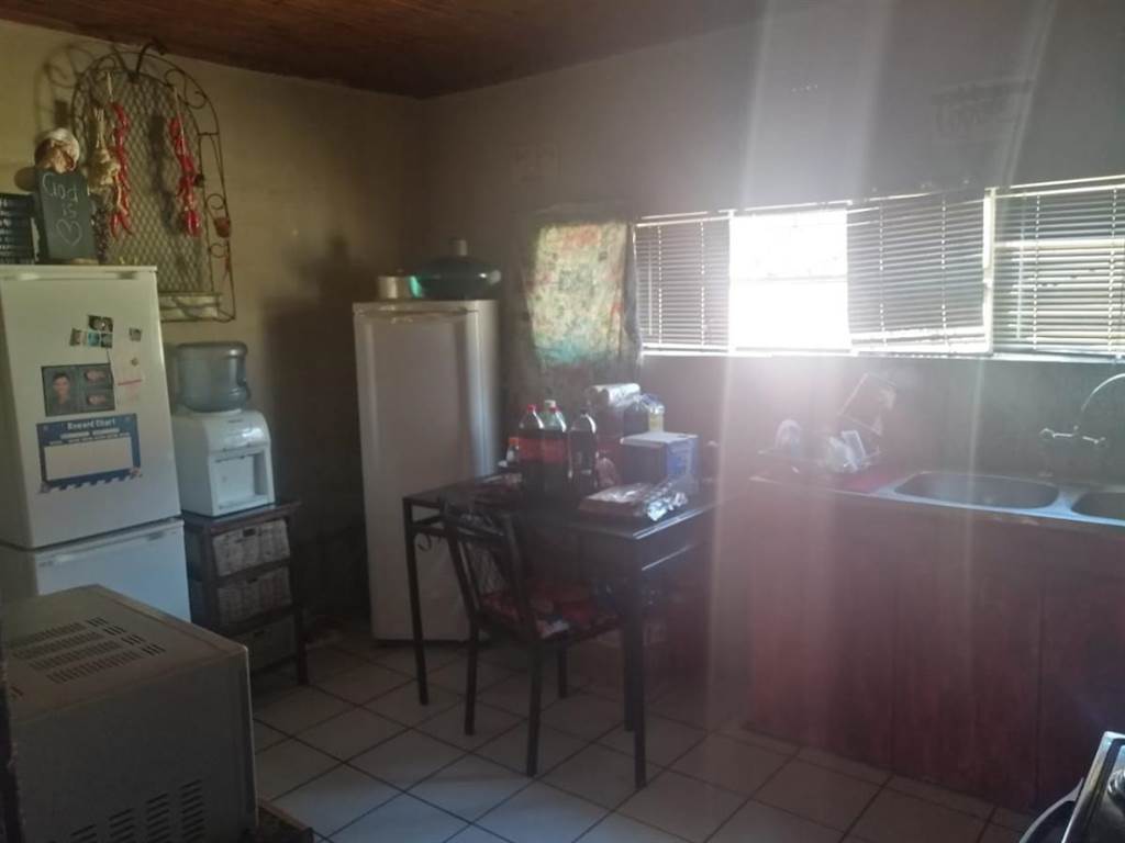 3 Bed House in Pretoria North photo number 8