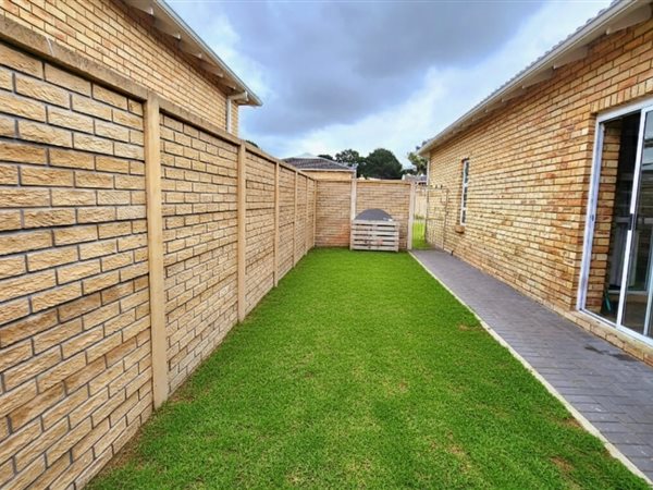 3 Bedroom Townhouse 3 Bedroom Townhouse