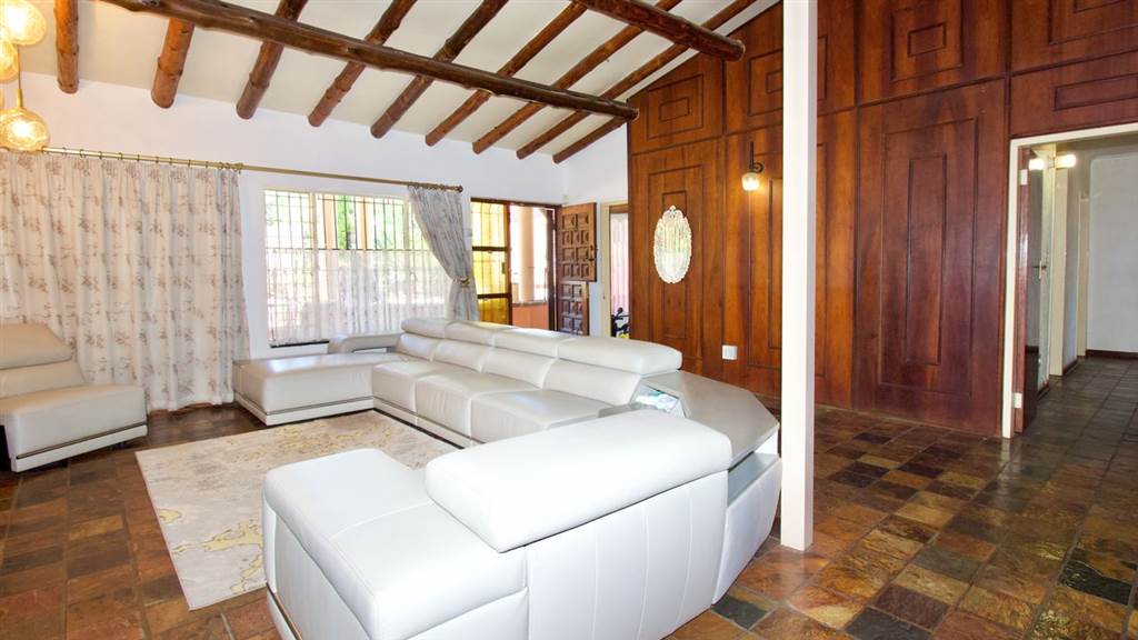 5 Bed House in Doringkloof photo number 5