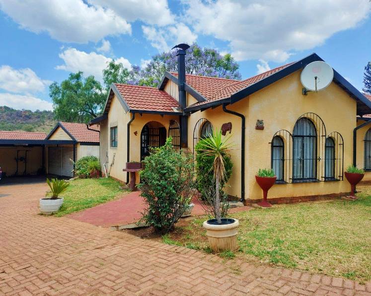 3 Bed House in Meredale photo number 28