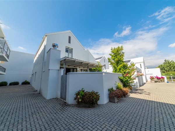 2 Bedroom Townhouse