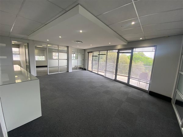 345  m² Commercial space