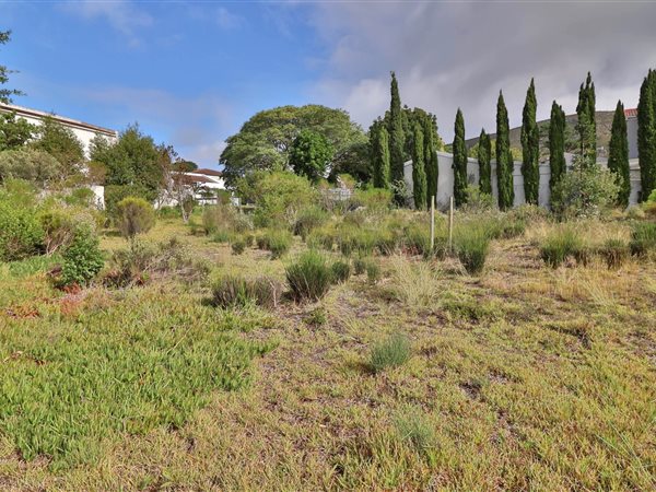 841 m² Land available in Fernkloof