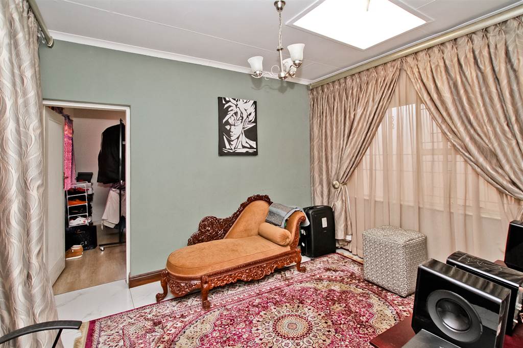 4 Bed Townhouse in Bruma photo number 15