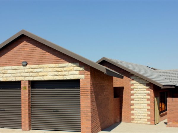 3 Bedroom Townhouse 3 Bedroom Townhouse