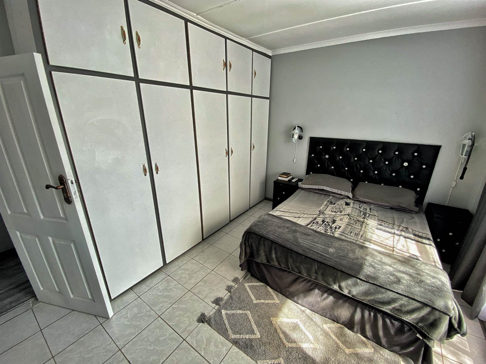 4 Bed House in Van Riebeeck Heights photo number 20