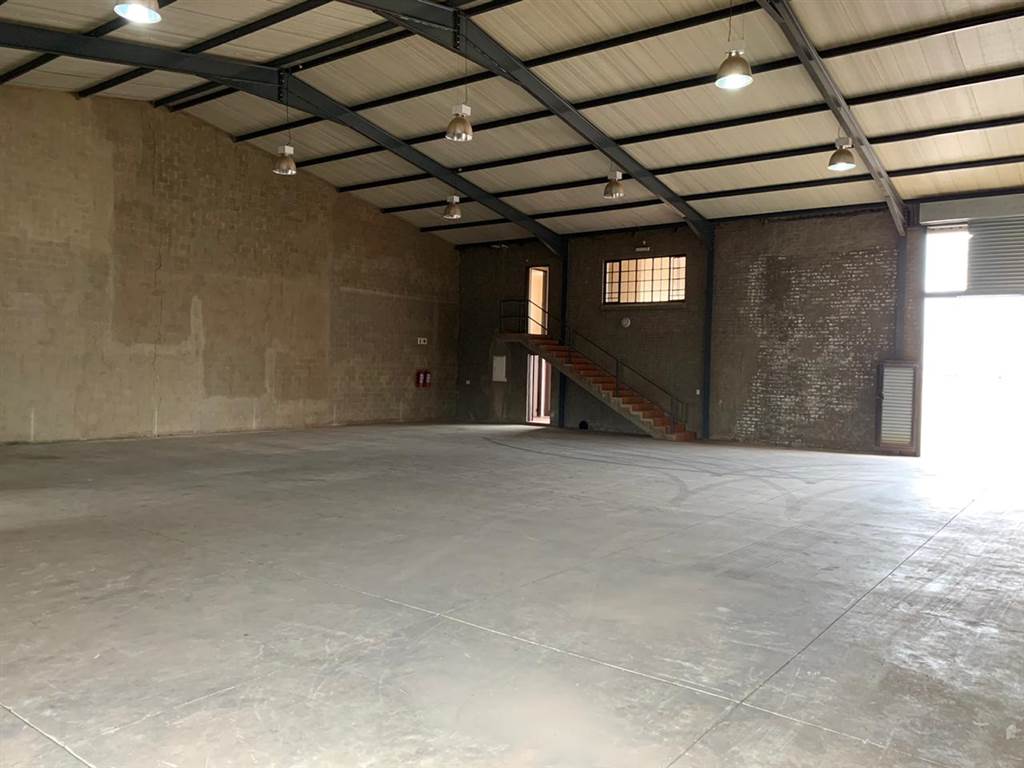 473  m² Industrial space in Rosslyn photo number 4