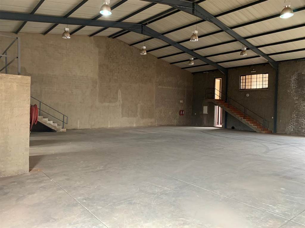 473  m² Industrial space in Rosslyn photo number 3