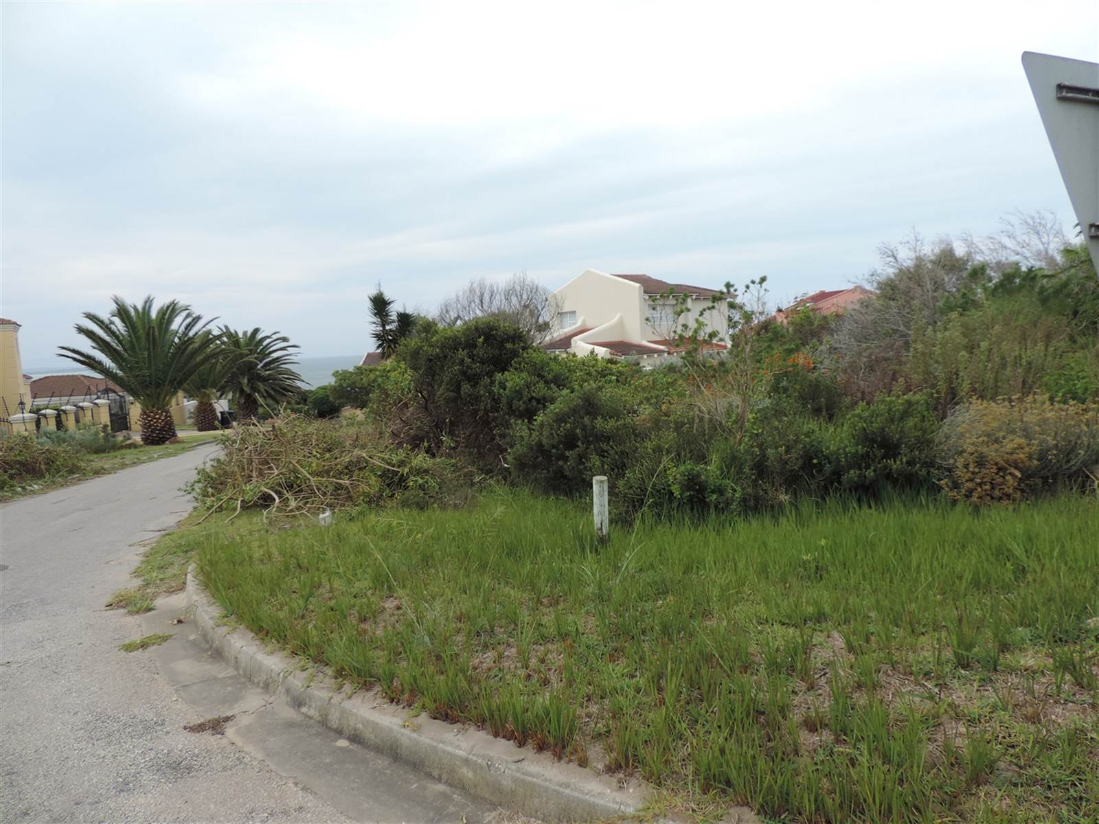 835 m² Land available in Santareme photo number 2