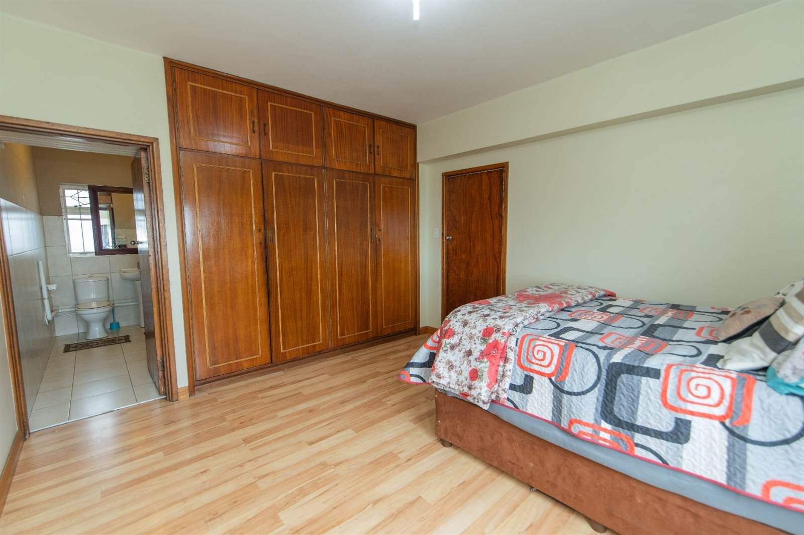 1 Bed Apartment in Port Elizabeth Central photo number 20