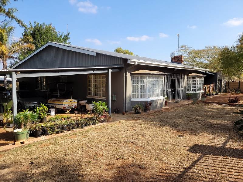 3 Bed House in Polokwane Central photo number 21