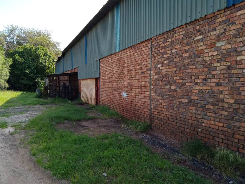 1230  m² Industrial space in Witbank Central photo number 14