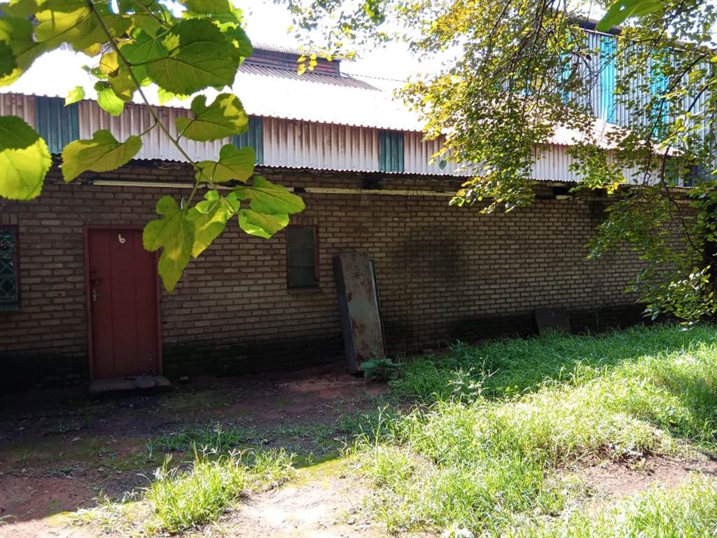 1230  m² Industrial space in Witbank Central photo number 24