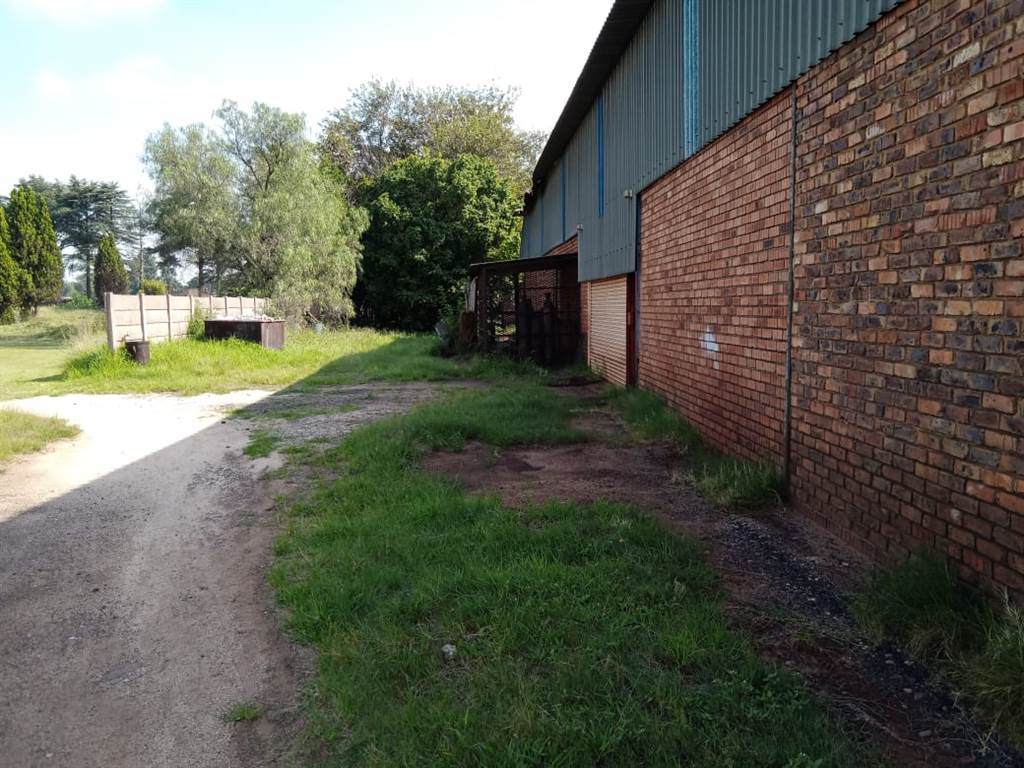 1230  m² Industrial space in Witbank Central photo number 17