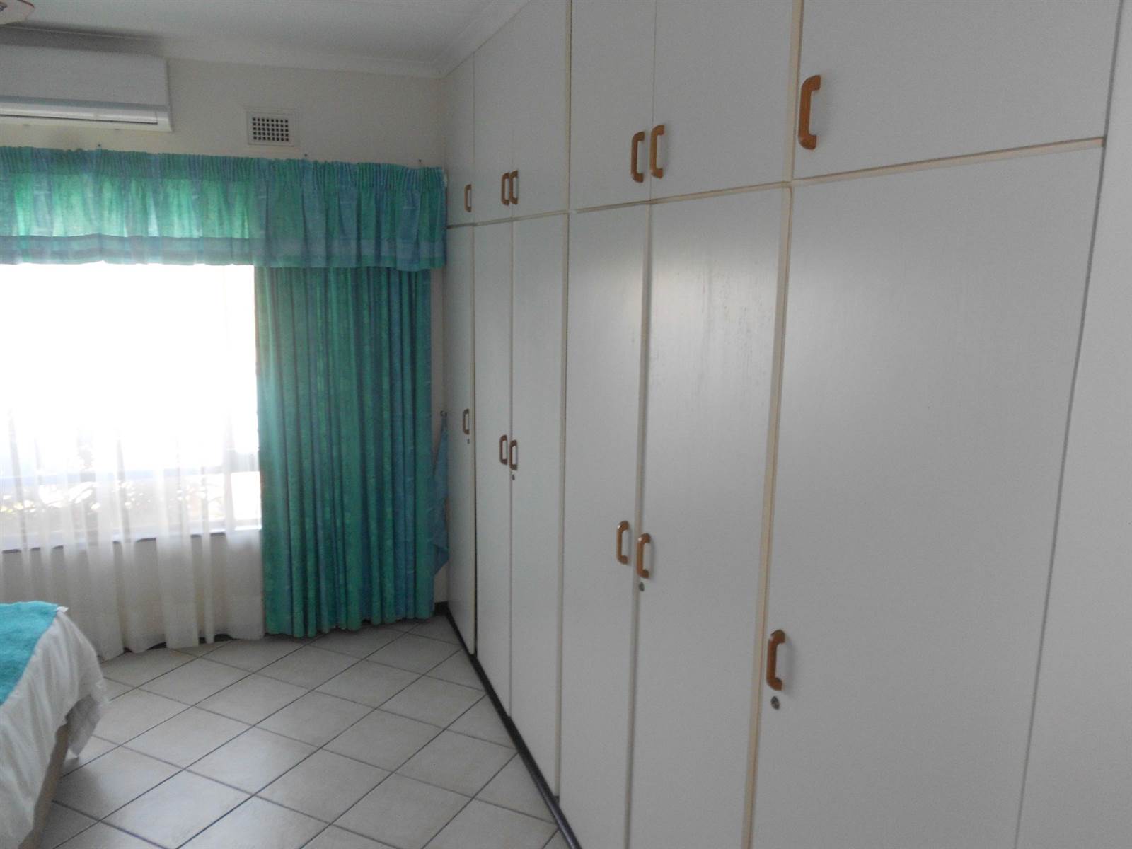 3 Bed House in Uvongo photo number 18