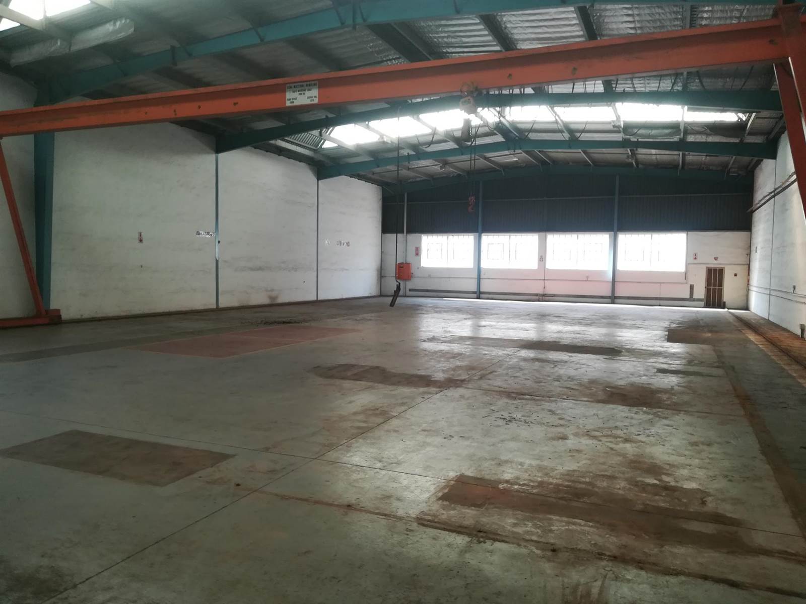 1050  m² Industrial space in Sea Cow Lake photo number 2