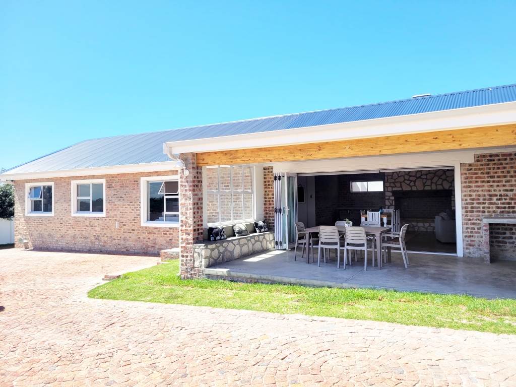 3 Bed House in Struisbaai photo number 24