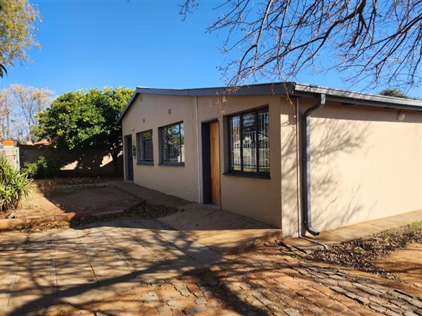 4 Bedroom House 4 Bedroom House