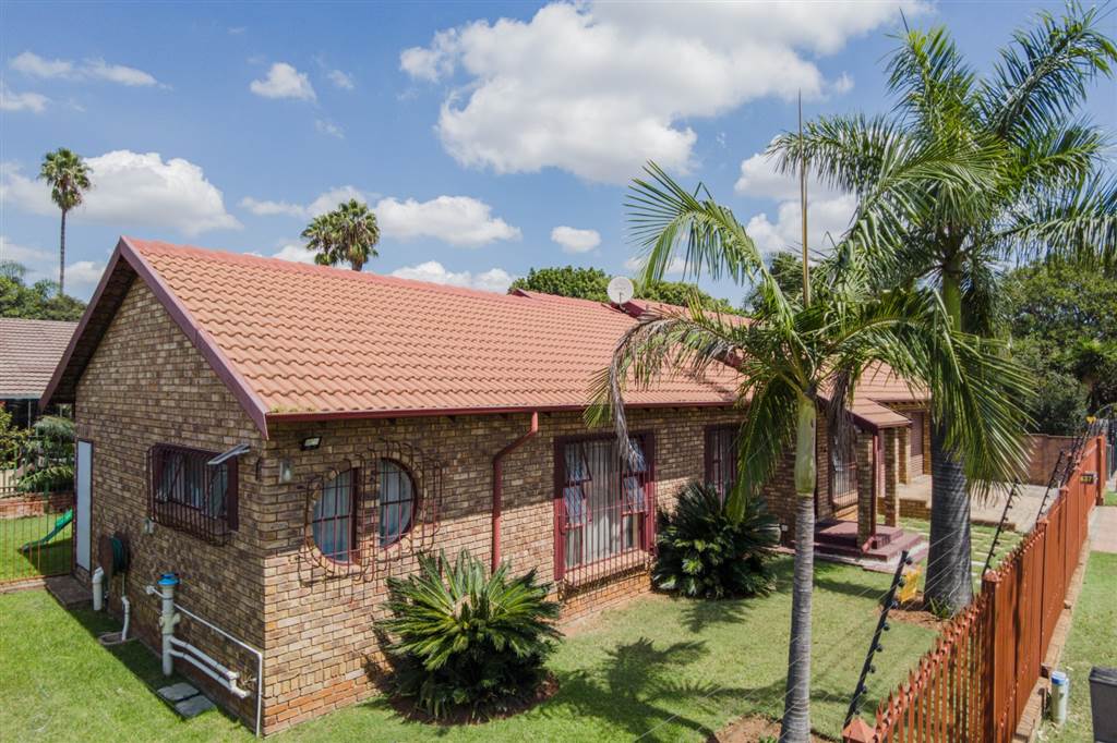3 Bed House in Pretoria Gardens photo number 1