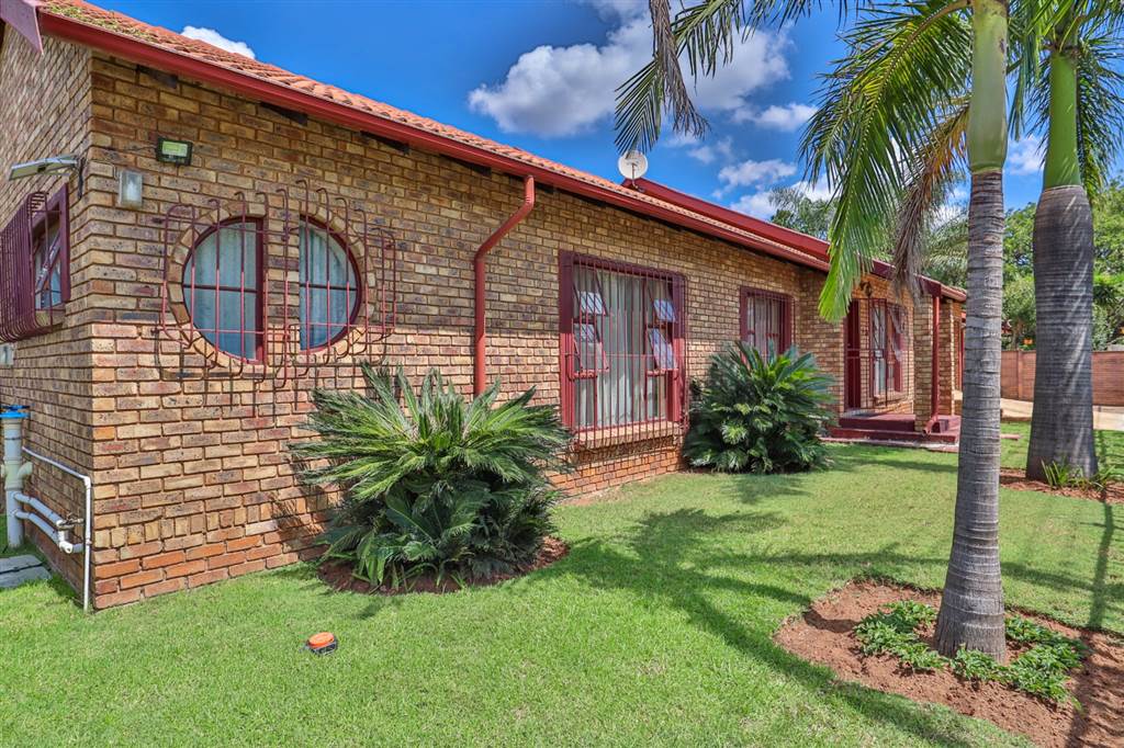 3 Bed House in Pretoria Gardens photo number 4