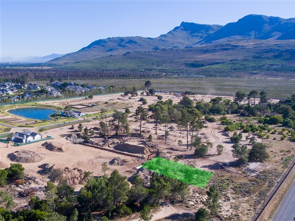 1100 m² Land available in Pearl Valley