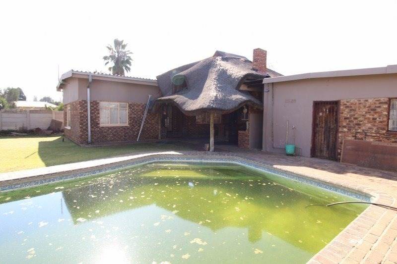 4 Bed House in Potchefstroom Central photo number 25