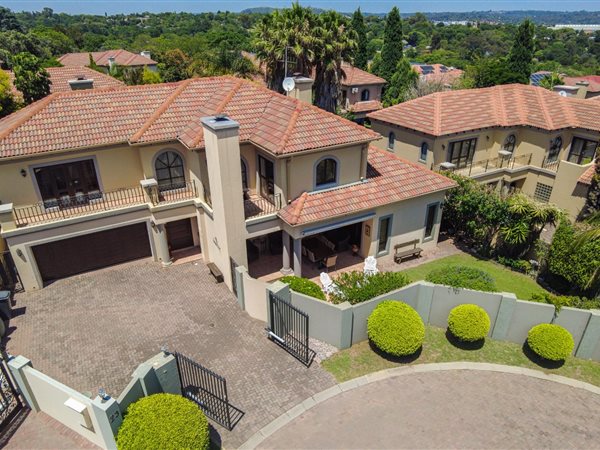 4 Bed House in Bryanston West