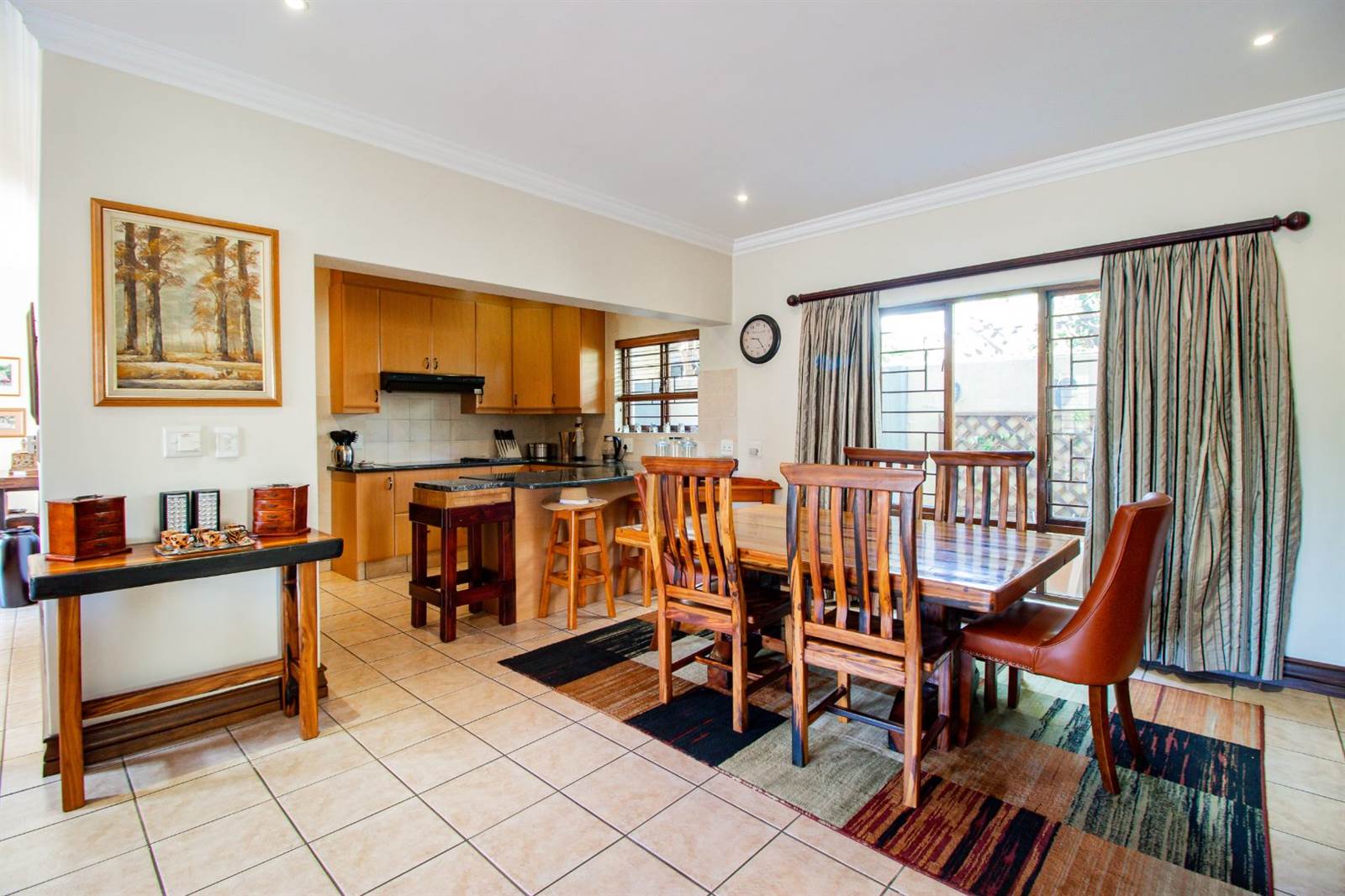 4 Bed House in Bryanston West photo number 6
