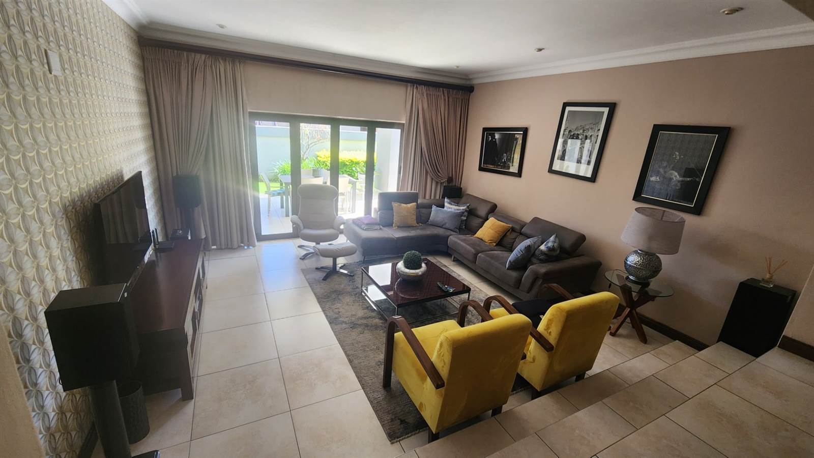 3 Bed House in Zambezi Country Estate photo number 10