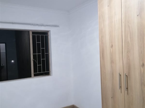1 Bedroom Flat 1 Bedroom Flat