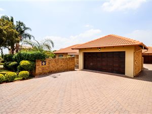 3 Bed Townhouse in Thatchfield