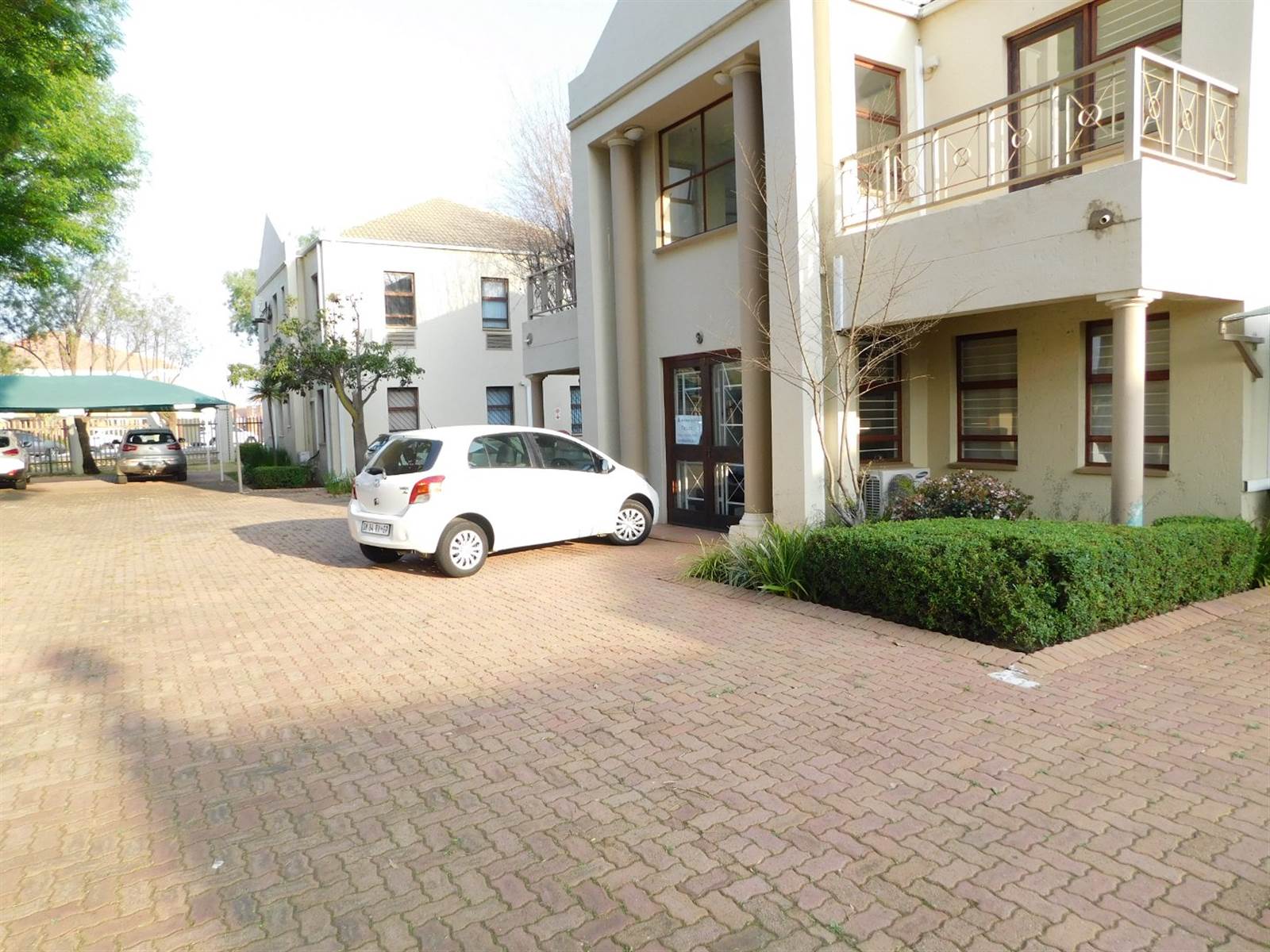 250  m² Commercial space in Randpark Ridge photo number 1
