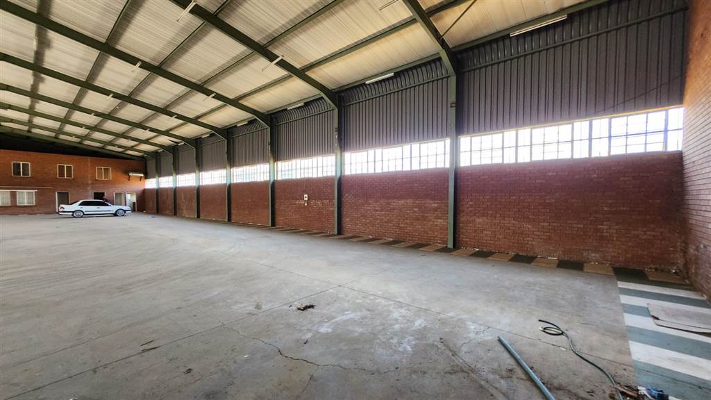 1700  m² Industrial space in Kirkney photo number 10