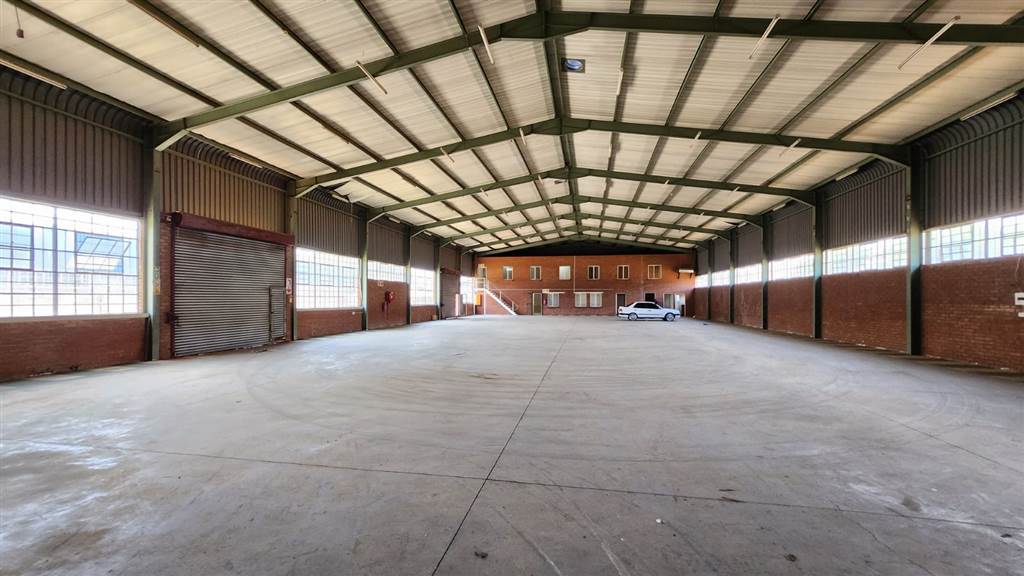 1700  m² Industrial space in Kirkney photo number 3