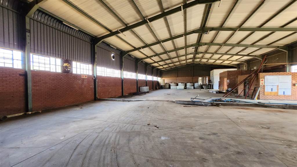 1700  m² Industrial space in Kirkney photo number 12