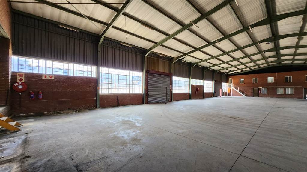 1700  m² Industrial space in Kirkney photo number 8