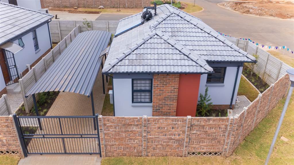 3 Bed House in Katlehong photo number 13
