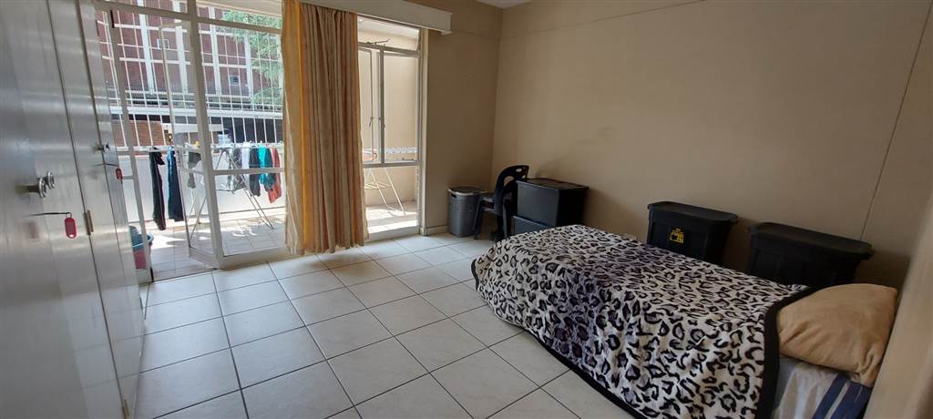 3 Bed Apartment in Bloemfontein photo number 14