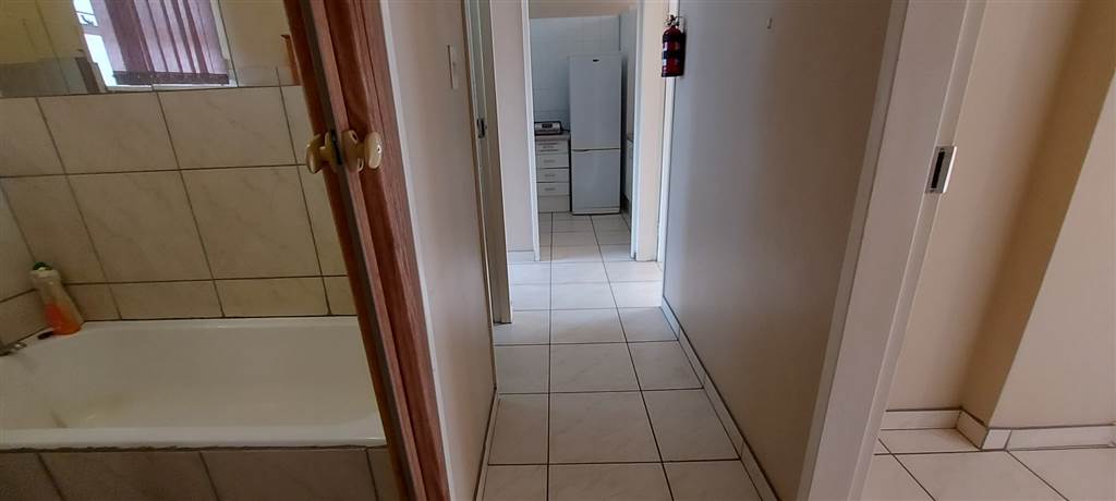 3 Bed Apartment in Bloemfontein photo number 13