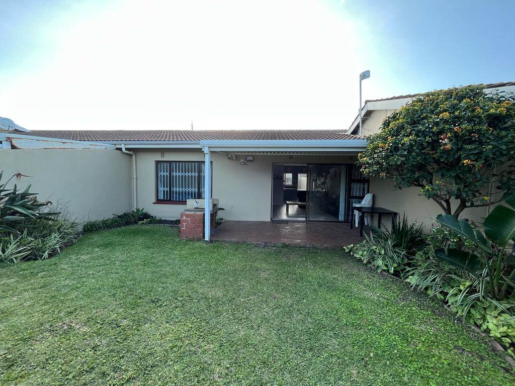2 Bed Simplex in Scottburgh South photo number 12