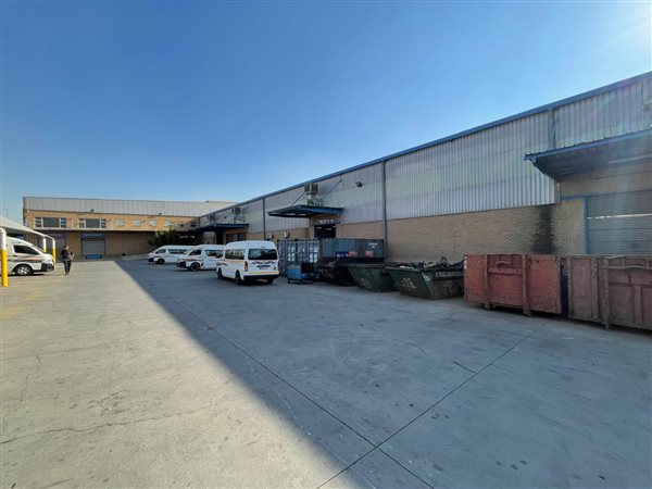 12 734  m² Industrial space