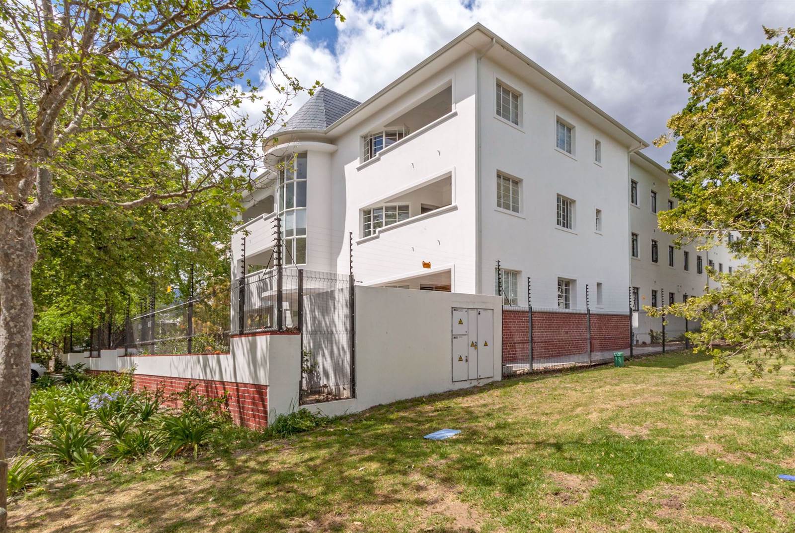 1 Bed Apartment in Stellenbosch Central photo number 5