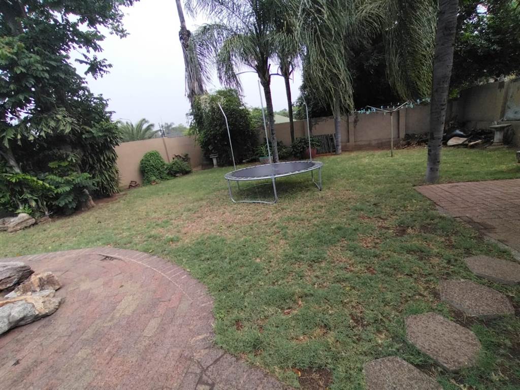 4 Bed House in Phalaborwa photo number 2