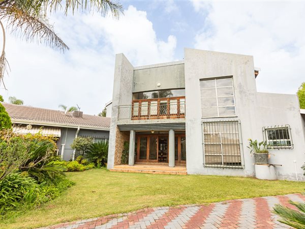 6 Bedroom House 6 Bedroom House